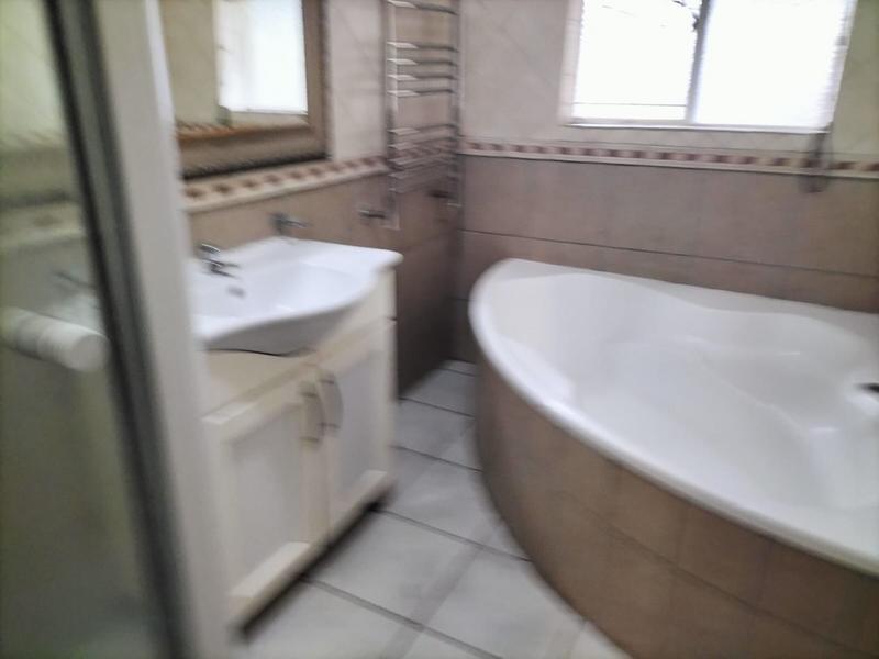 6 Bedroom Property for Sale in Park West Free State